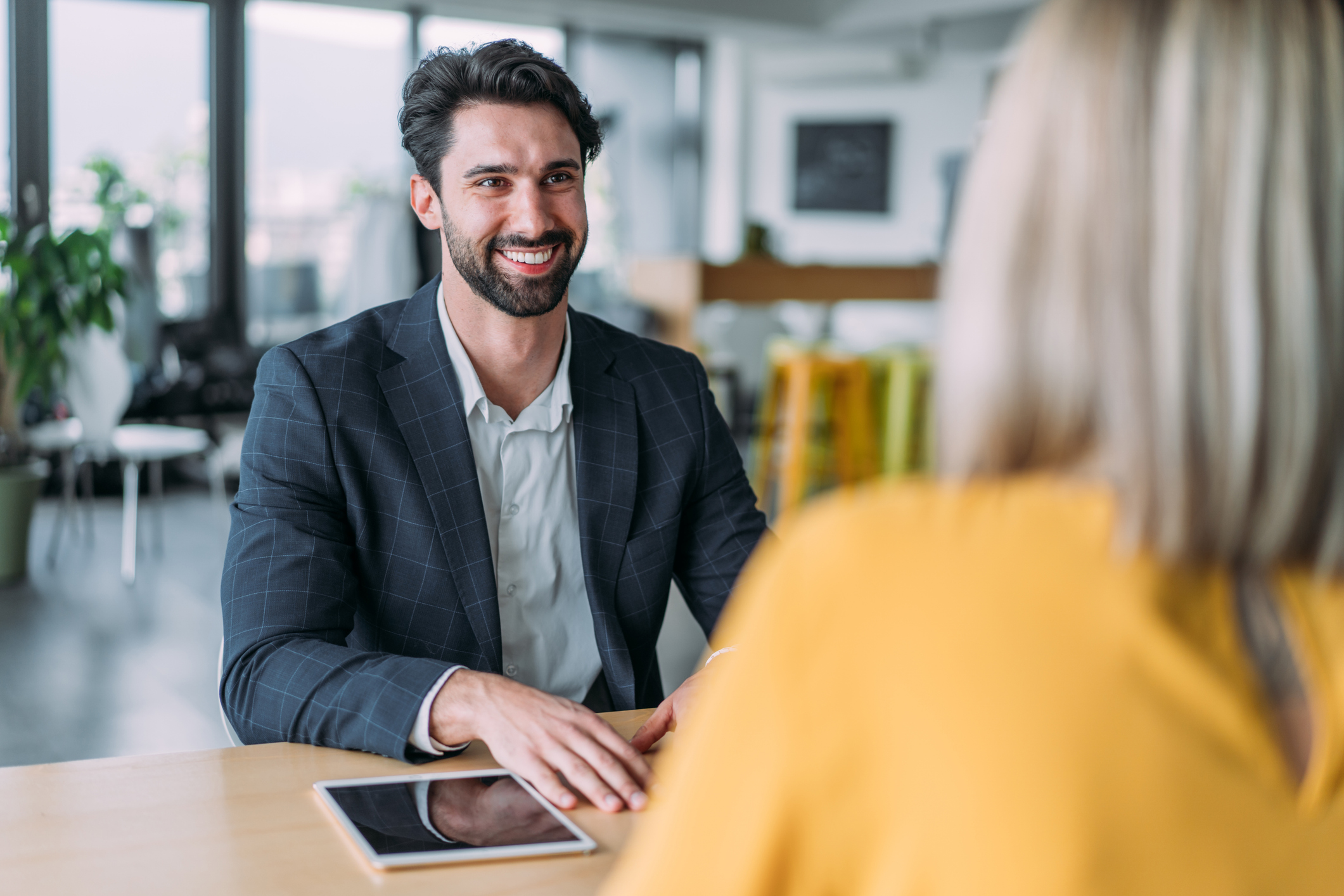 Temporary staff or permanent employment? Which solution is right for your company?